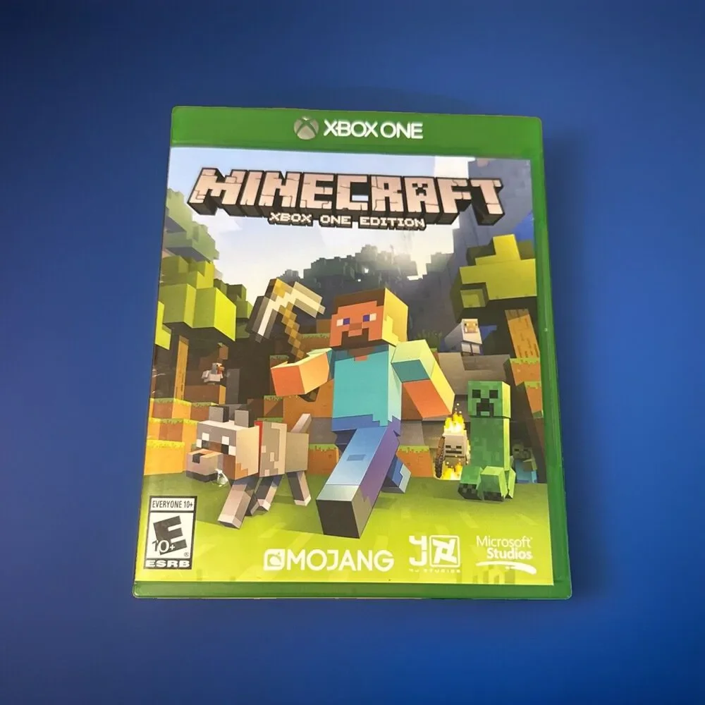 Minecraft - Microsoft Xbox One Pre-Owned SLIGHT DAMAGE TO COVER